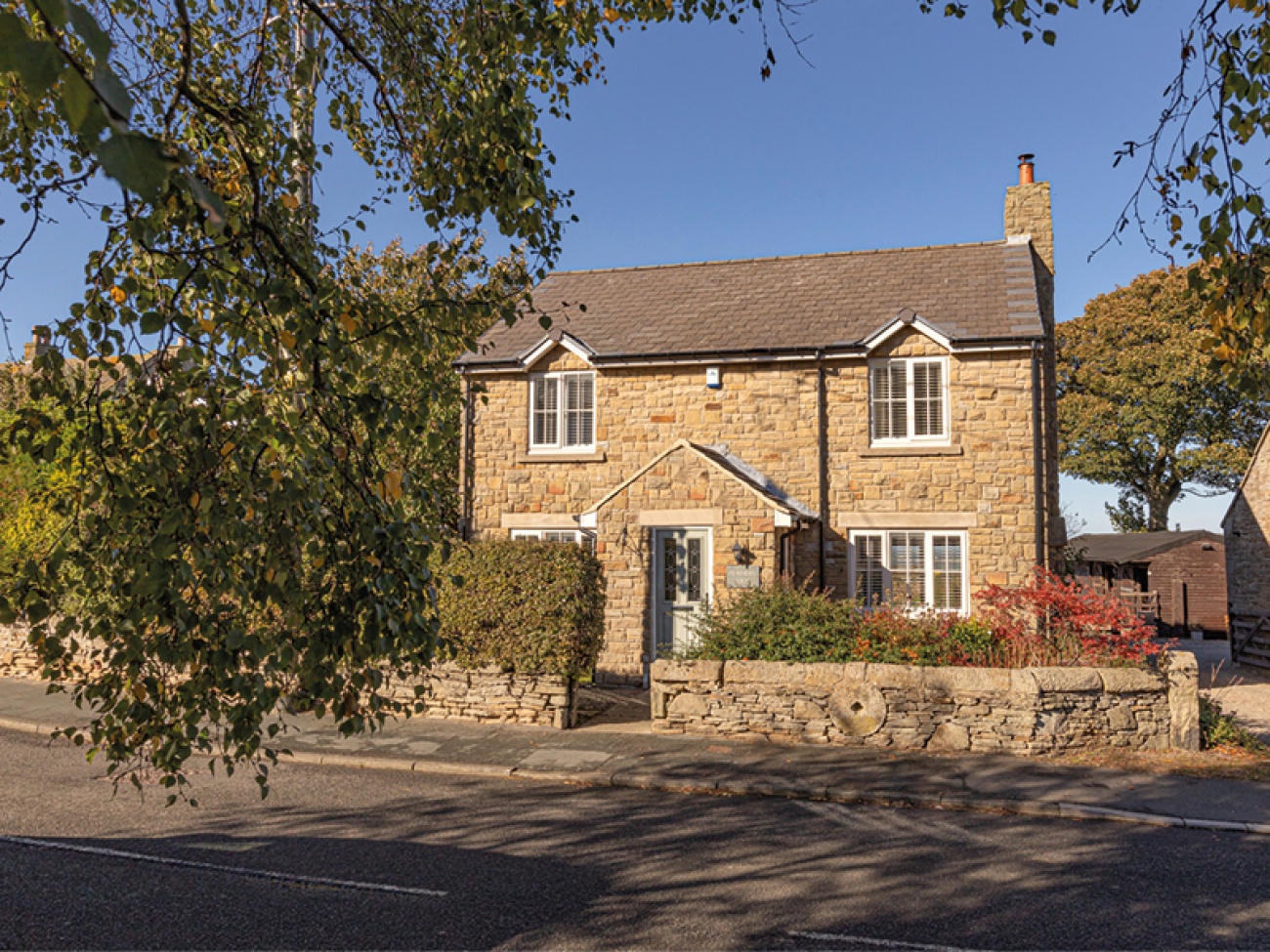 Take a look Inside this Contemporary Home in on Feathers View in